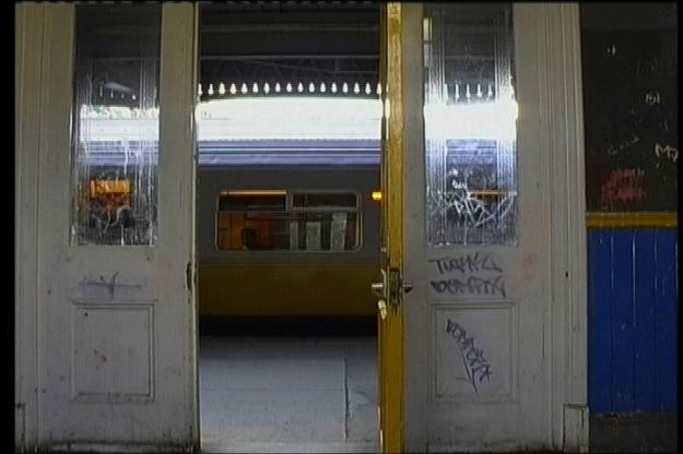 london still train 2